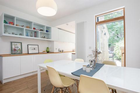 45a Waveney Avenue, London, SE15 3UQ