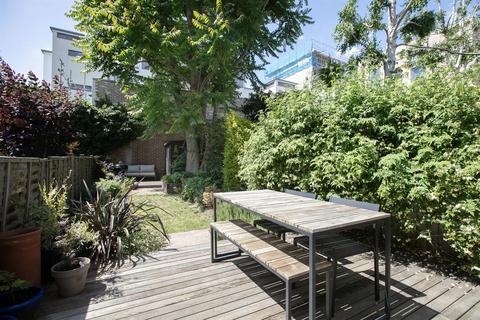 45a Waveney Avenue, London, SE15 3UQ
