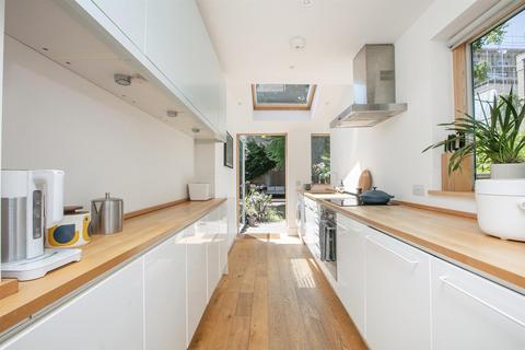 45a Waveney Avenue, London, SE15 3UQ