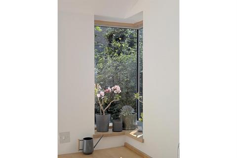 45a Waveney Avenue, London, SE15 3UQ