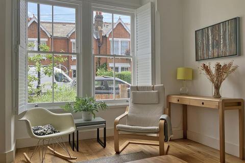 45a Waveney Avenue, London, SE15 3UQ