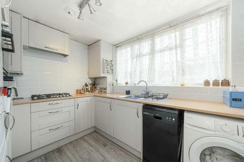 undefined, Sanders Close, Hampton TW12