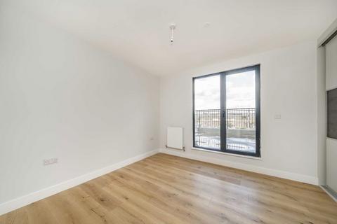 3 bedroom flat for sale, Kingston Road, Wimbledon SW20