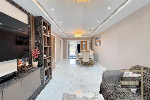undefined, Station Crescent, ASHFORD TW15