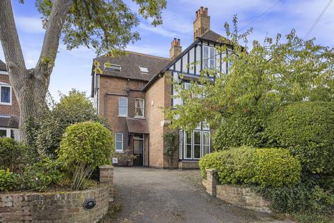 The Avenue Churchdown Gloucester, Gloucestershire, GL3 2HB