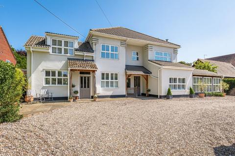 undefined, Elegant Art Deco Home with Annexe in Holt