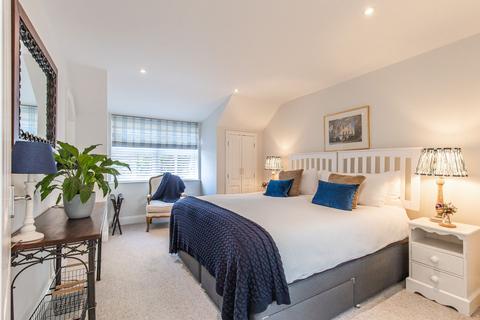 undefined, Elegant Art Deco Home with Annexe in Holt