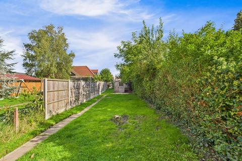 2 bedroom maisonette to rent, Briery Way, Amersham, Buckinghamshire, HP6