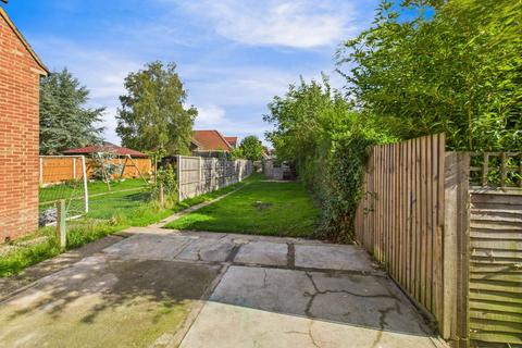 2 bedroom maisonette to rent, Briery Way, Amersham, Buckinghamshire, HP6