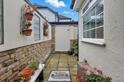 3 bedroom terraced house for sale, Bakers Lane, Ingatestone, CM4