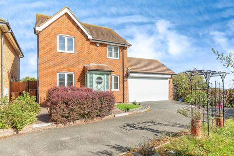 35 Cardigan Close, High Halstow, Rochester, ME3 8NX
