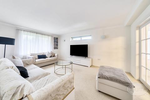 3 bedroom apartment for sale, Great Austins, Farnham, Surrey, GU9