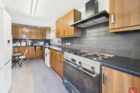 undefined, High Street, Luton LU4