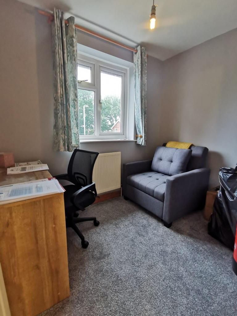 Bed 4/office