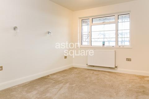 3 bedroom apartment to rent, Mulberry Close, London, NW4