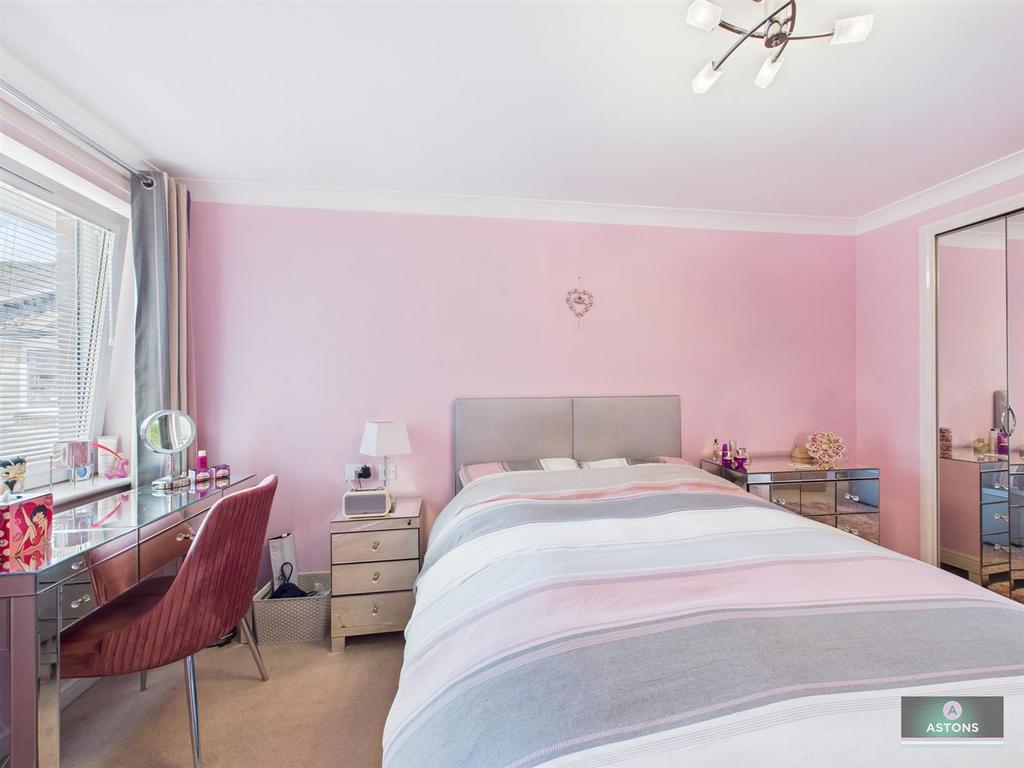 CAM04622 G0-PR0052-STILL004.jpg