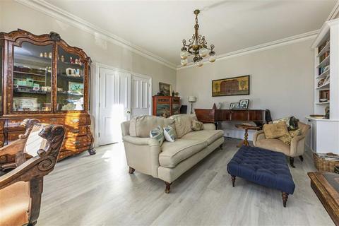 undefined, Kingston Lane, Teddington TW11