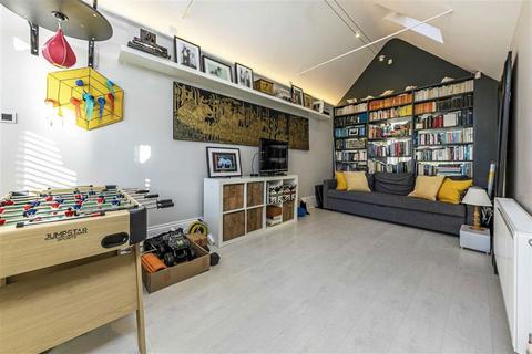 undefined, Kingston Lane, Teddington TW11