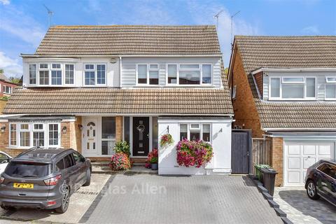 3 bedroom semi-detached house for sale, Outwood Farm Close, Billericay CM11