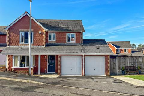 undefined, Clos Emily, Llanelli SA14