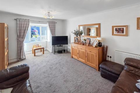 undefined, Clos Emily, Llanelli SA14