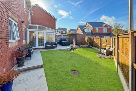 undefined, Clos Emily, Llanelli SA14