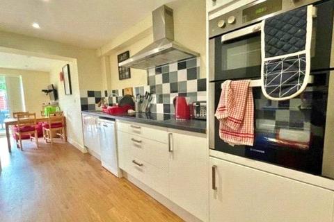 undefined, York Road, West Byfleet KT14