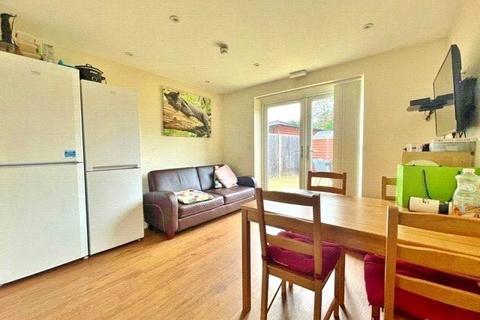 undefined, York Road, West Byfleet KT14