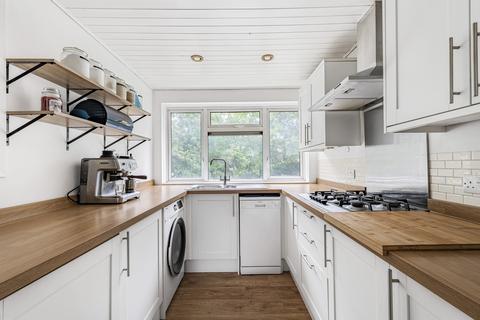 61 Levett Road, Leatherhead, KT22 7EQ