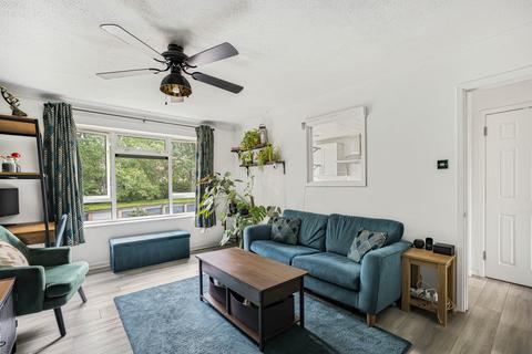 61 Levett Road, Leatherhead, KT22 7EQ