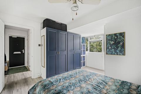 61 Levett Road, Leatherhead, KT22 7EQ