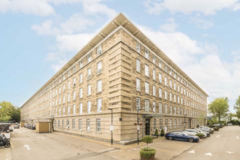 1 bedroom flat for sale, Bromyard Avenue, London W3