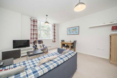 1 bedroom flat for sale, Bromyard Avenue, London W3
