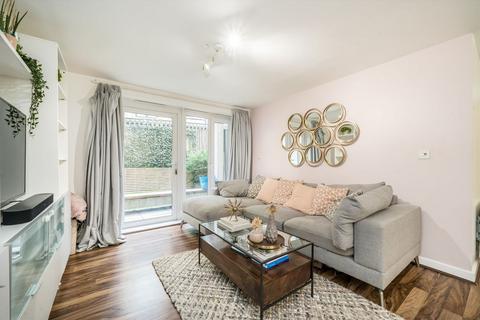 2 bedroom flat for sale, Dunn Street, London E8