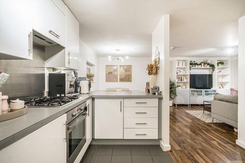 2 bedroom flat for sale, Dunn Street, London E8