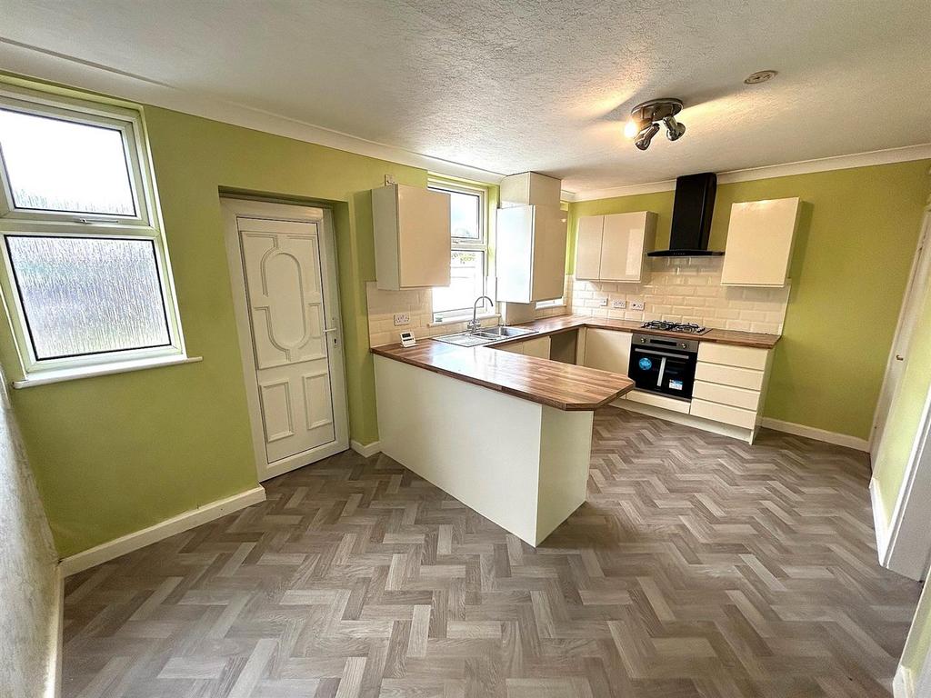 Kitchen Dining.jpg