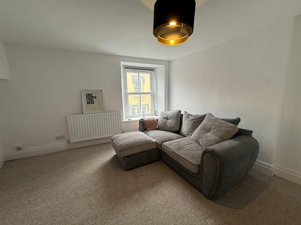 Lounge (2nd Bedroom)