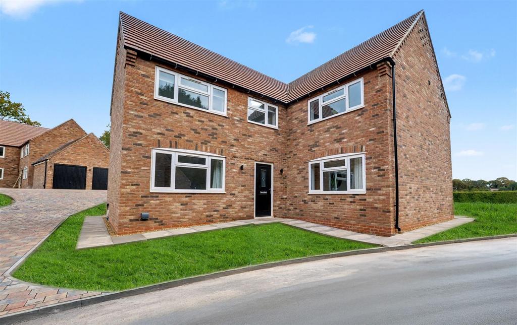 Front external- Plot 1 Show Home.jpg