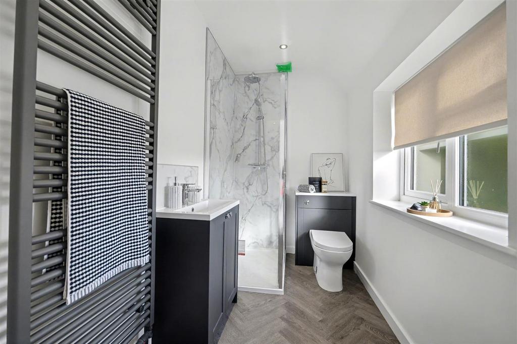 Ensuite.jpeg