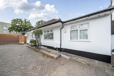 4 bedroom detached bungalow for sale, Hillside Gardens, Edgware, HA8