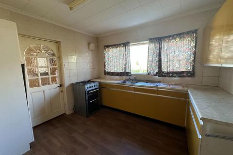 2 bedroom detached bungalow for sale, Golden Park Avenue, Torquay, TQ2 8LD