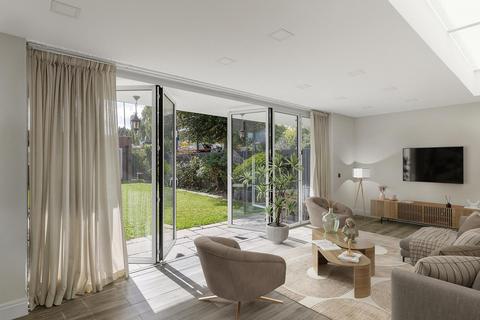 undefined, London W5