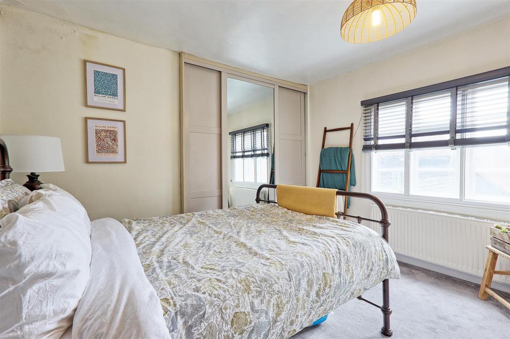 IMG 4147 8 9 easy HDR-interior3.jpg