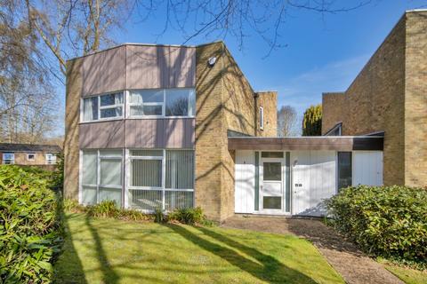58 Lambardes, New Ash Green, Longfield, DA3 8HU