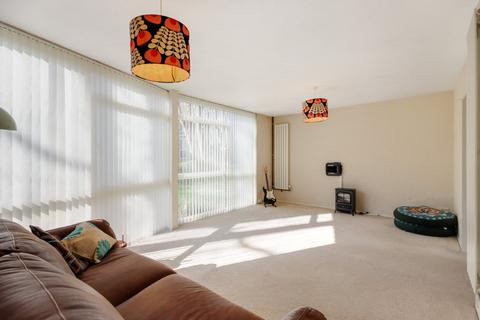 58 Lambardes, New Ash Green, Longfield, DA3 8HU