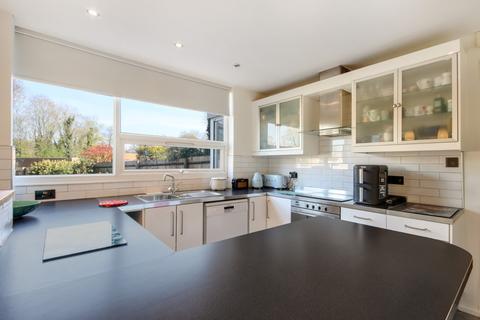 58 Lambardes, New Ash Green, Longfield, DA3 8HU