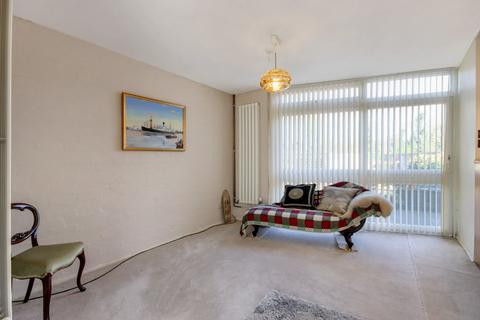 58 Lambardes, New Ash Green, Longfield, DA3 8HU