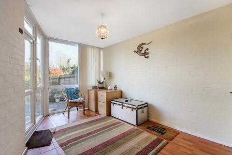 58 Lambardes, New Ash Green, Longfield, DA3 8HU