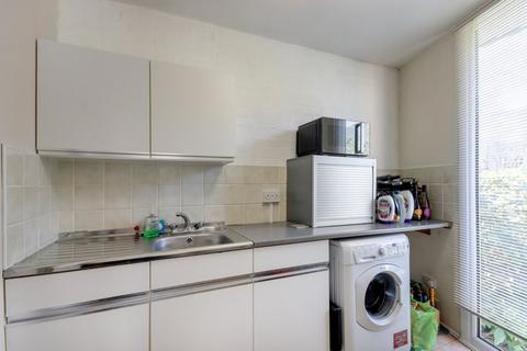 58 Lambardes, New Ash Green, Longfield, DA3 8HU
