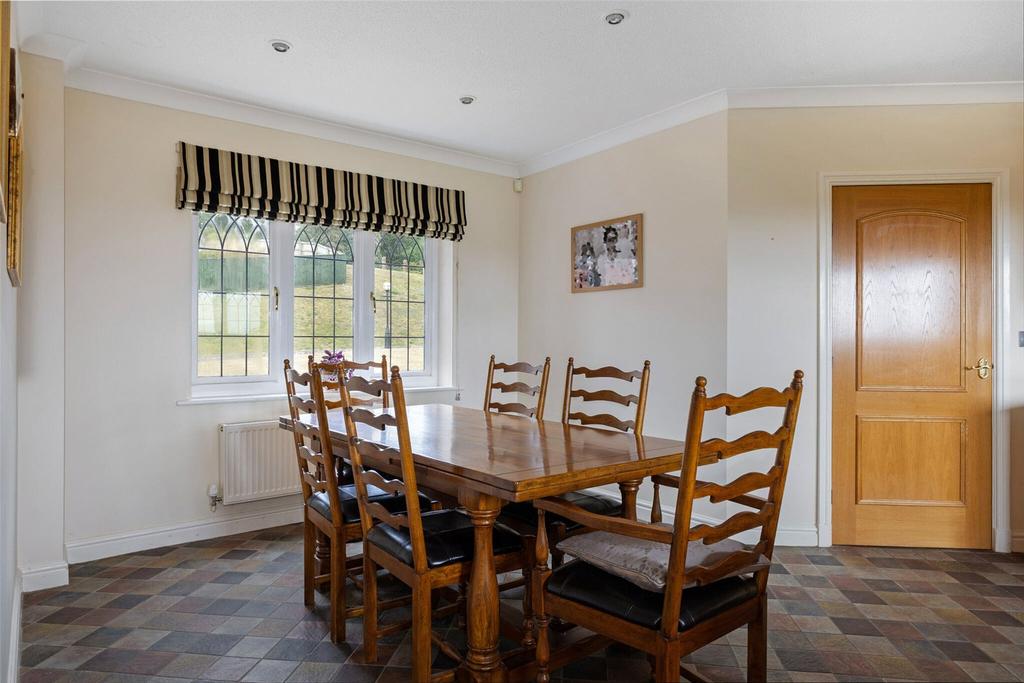 Kitchen/Dining Area
